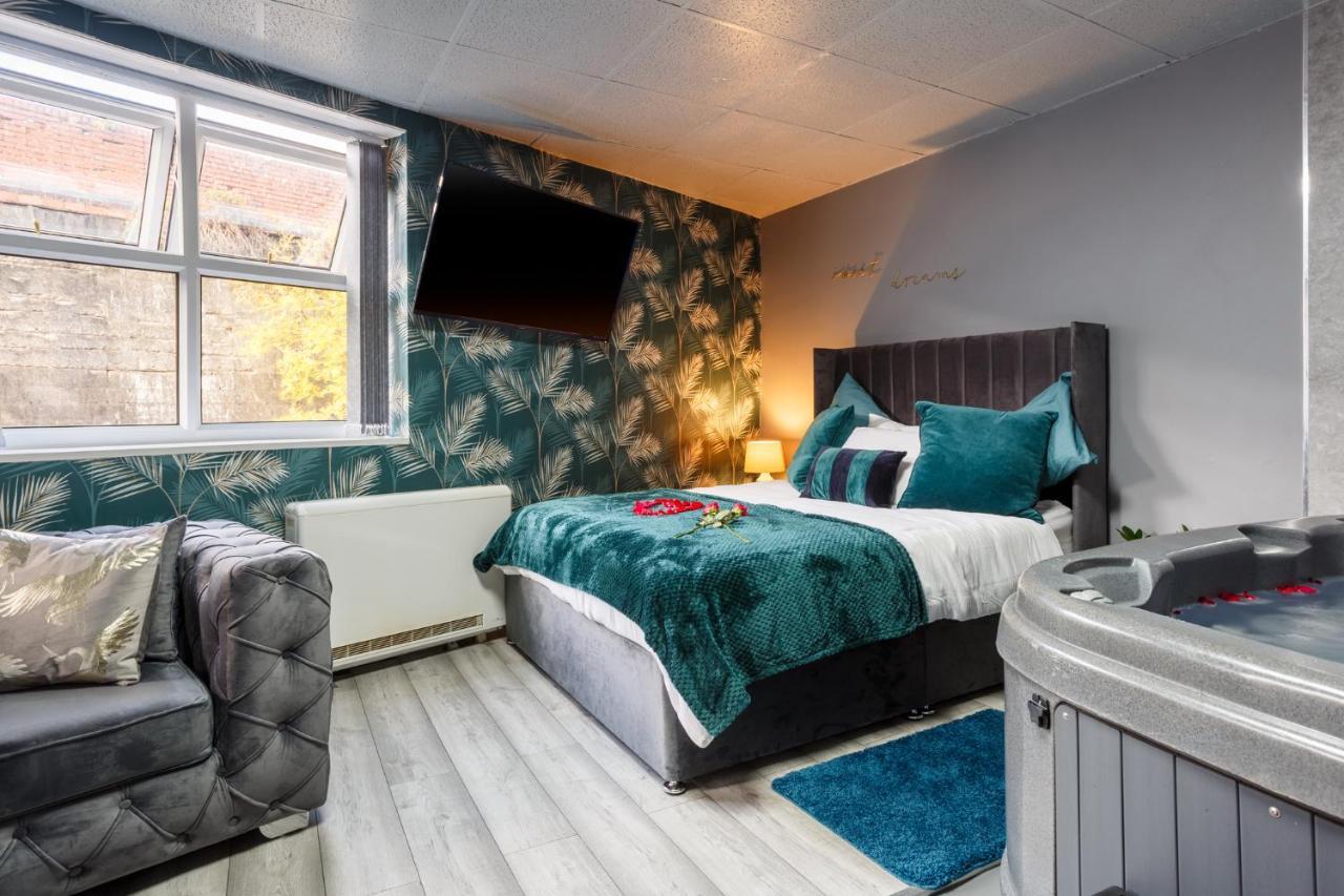 Riverside Studio With Jacuzzi! Sheffield Exterior photo