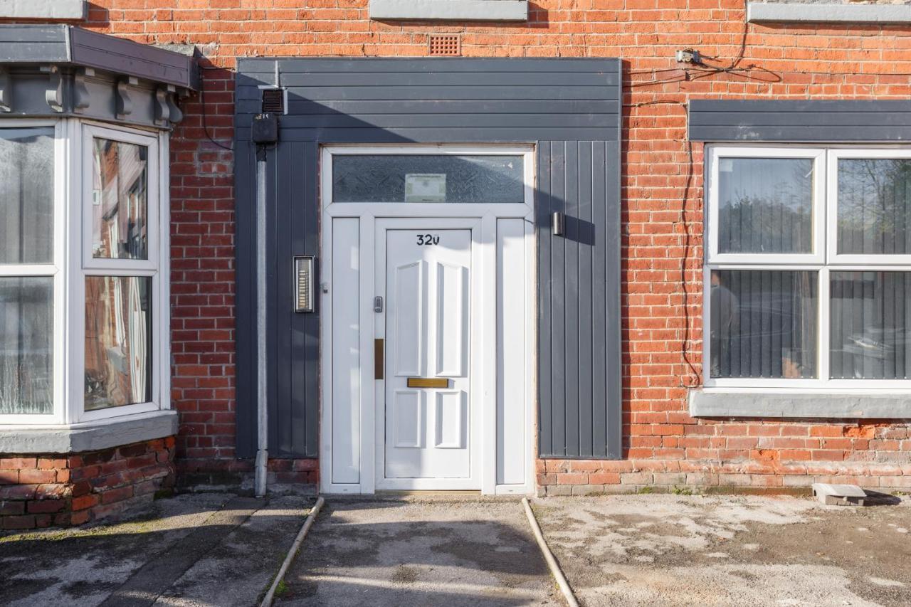 Riverside Studio With Jacuzzi! Sheffield Exterior photo